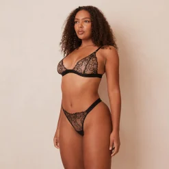Embroidered Triangle BH - Sort