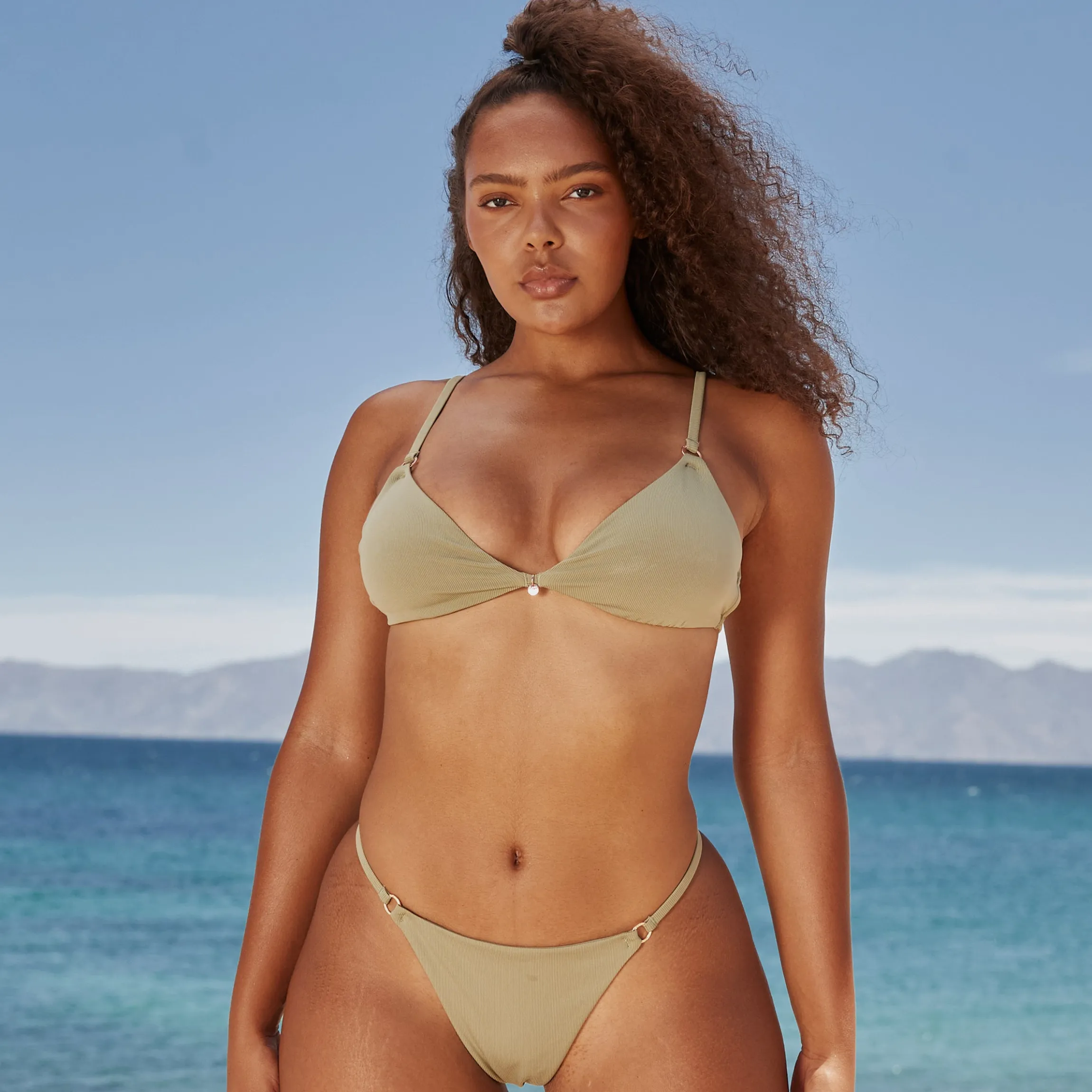 Essential Bikinitop - Oliven