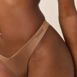 Free Form Thong - Kanelfarve