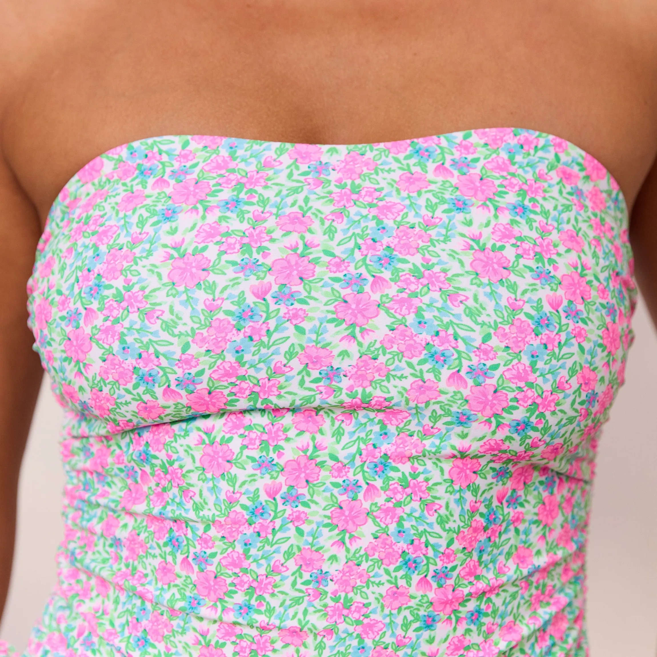Ruched Strapless Badedragt i et stykke - Sweet Pea