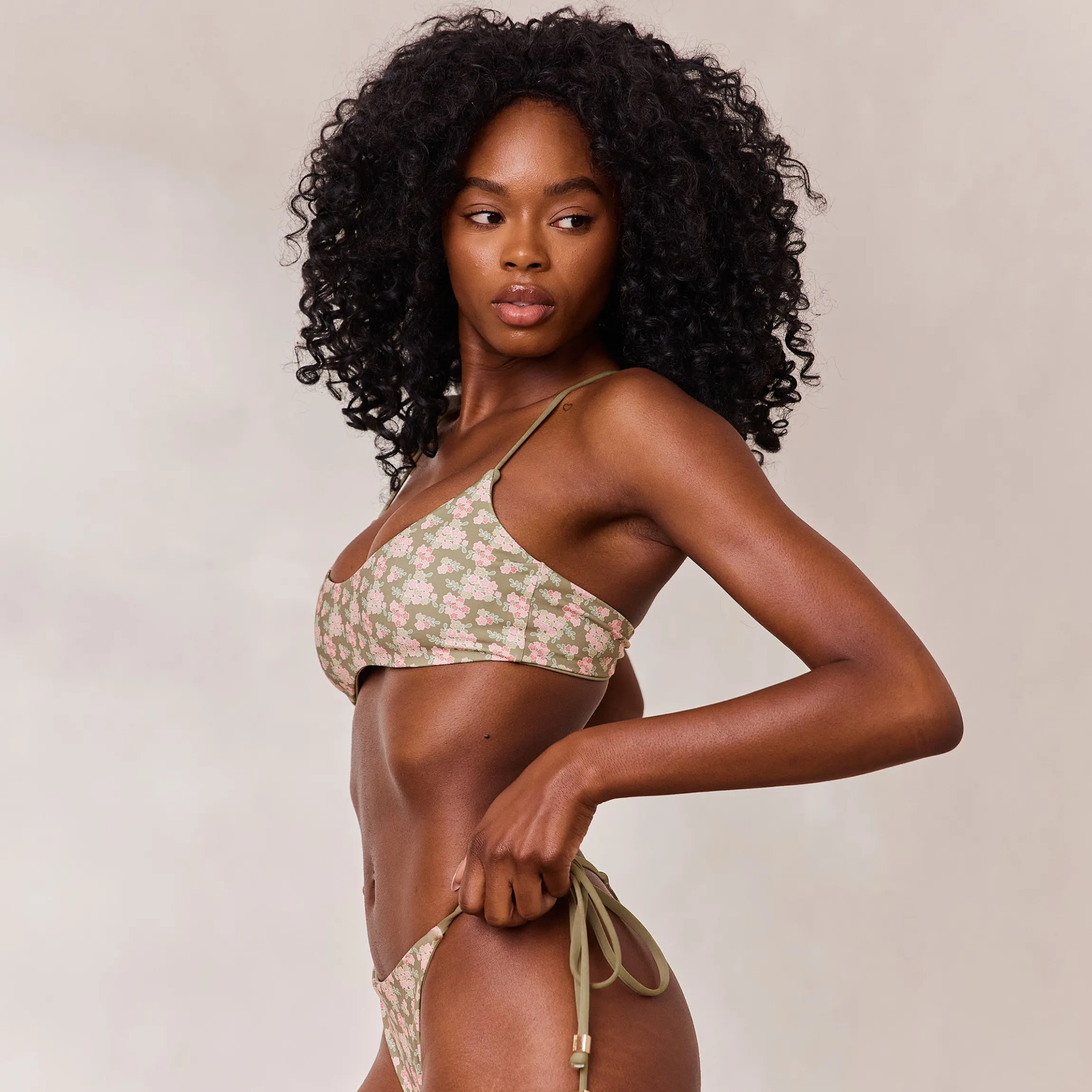 Vendbar Bralette Bikinitop - Grøn/Blomstret